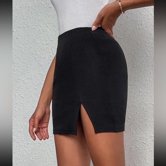 Black mini pencil skirt - Picture 3 of 5